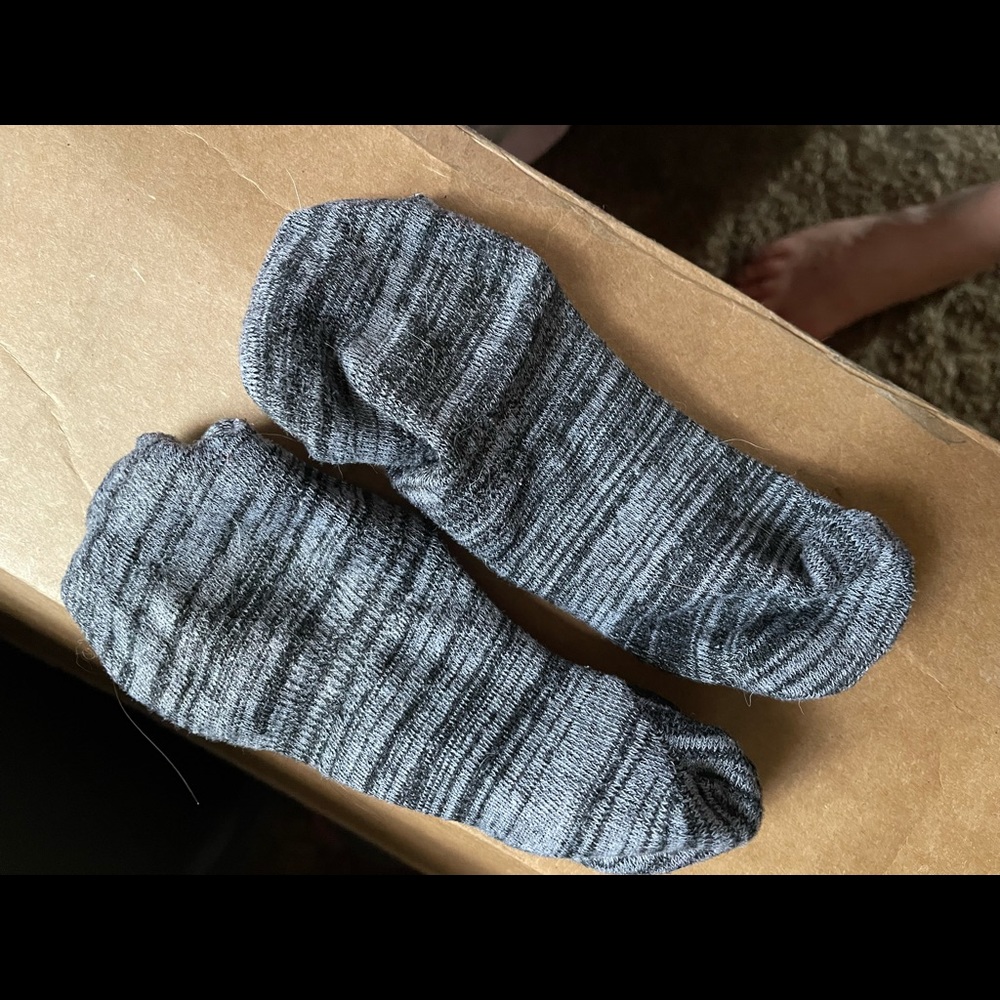 3/$5💫 used no show socks - Picture 2 of 2